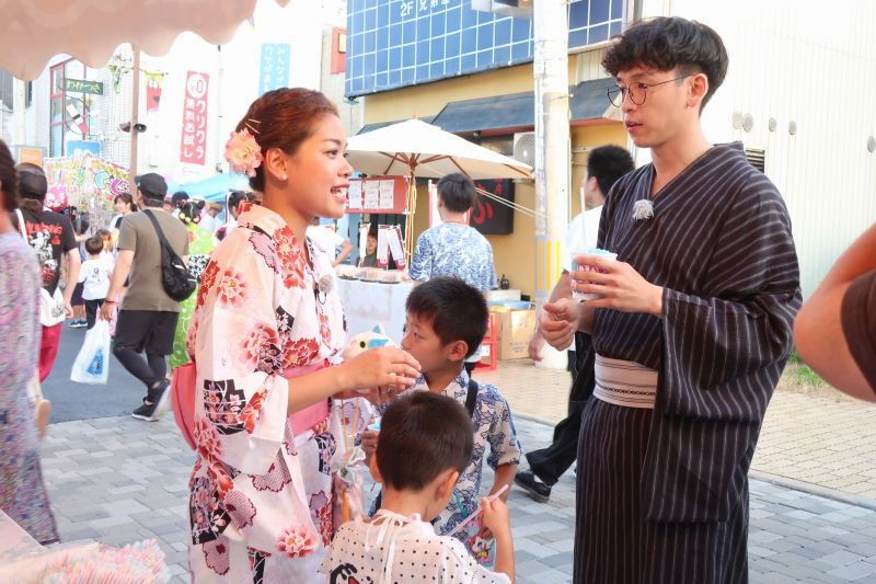 Ân Nhân Nơi Đất Khách